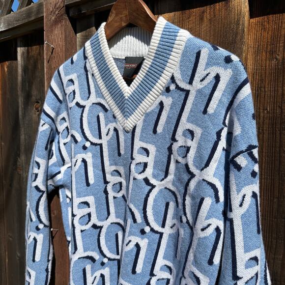 Laurence & Chico Monogram Cashmere Wool V Neck LOGO Sweater One Size NWOT - Picture 4 of 9